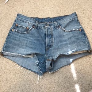 Levi 501 Shorts 27